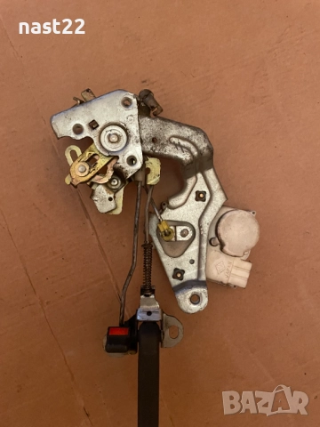 Машинка централно заключване заден капак Сузуки Витара, снимка 2 - Части - 51624435