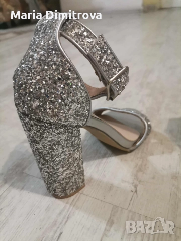 Сребристи токчета с брокат, снимка 4 - Дамски обувки на ток - 52393651