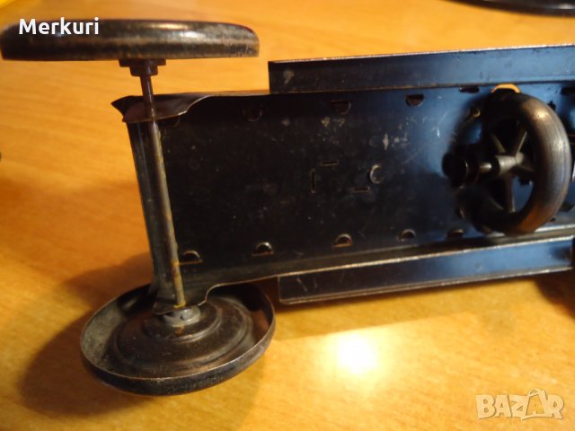 Стара много рядка ламаринена количка Hess Mobil 1050 JLH, снимка 18 - Колекции - 34637311