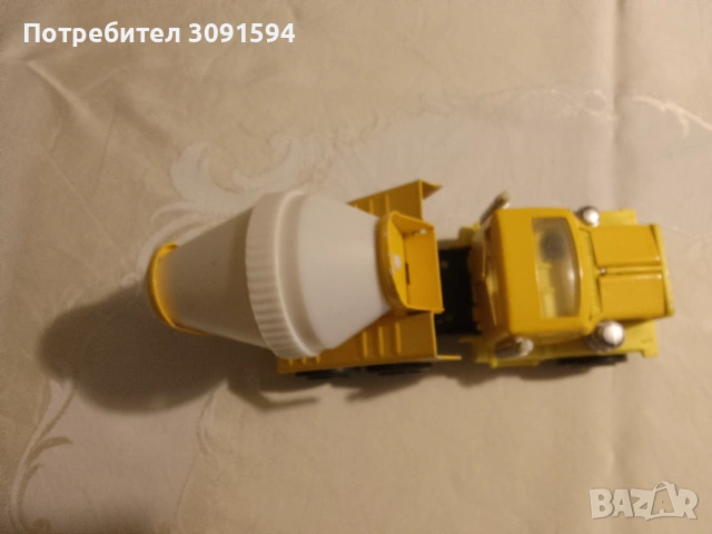 Соц ламаринено камионче бетонобъркачка, произведено в България в завода за играчки "Мир" Разград., снимка 8 - Колекции - 53597234