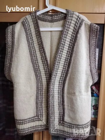 продавам нов плетен вълнен дамски елек, снимка 1