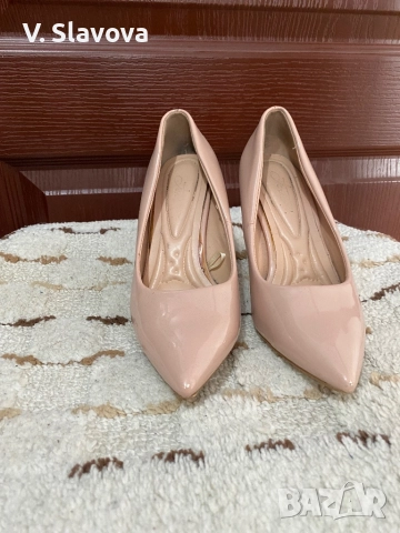 Обувки с ток, снимка 2 - Дамски обувки на ток - 52445844