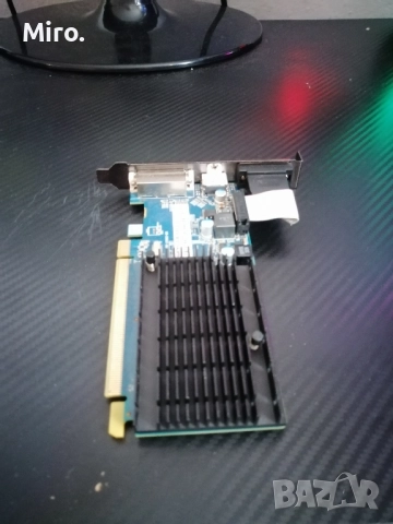 Sapphire R5 230 2 GB, снимка 2 - Видеокарти - 51760218