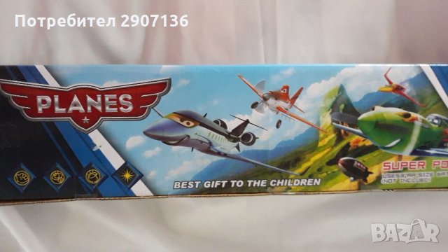 САМОЛЕТ С БАТЕРИИ ДВИЖИ СЕ ИЗДАВА ЗВУЦИ И СВЕТЛИНИ