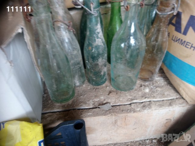 Стъклени шишета с порцеланови тапи стари за колекционери. Има шишета с надписи на стъклото. , снимка 9 - Колекции - 32251249