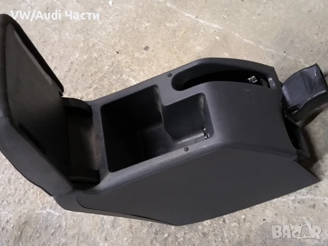 Подлакътник за Голф 5 Volkswagen Golf 5 , снимка 3 - Части - 51122808