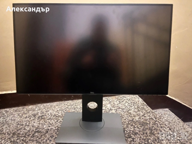 Монитор Dell UltraSharp U2518D – 25″ IPS 2560×1440 QHD (с пукнат панел, за ремонт или части)