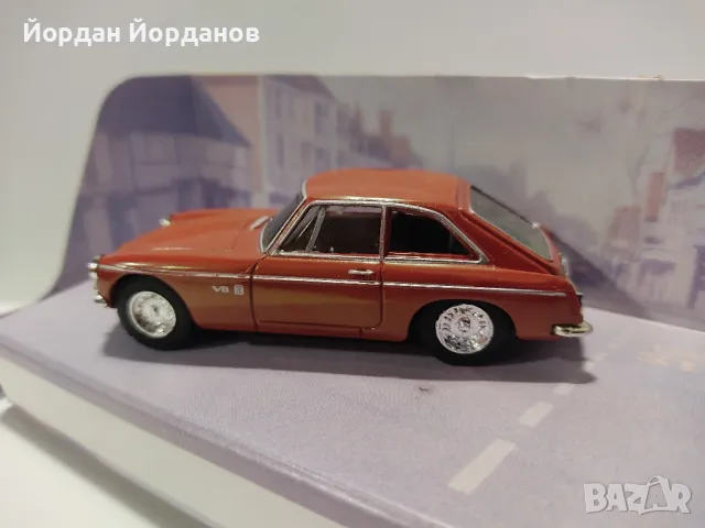1:43 MGBGT V8,Динки, снимка 3 - Колекции - 50056038