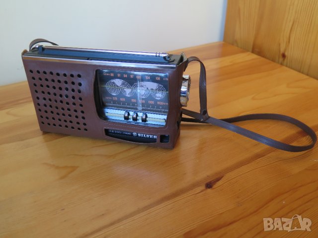 Vintage solid state 2 band SILVER 2F166 ,1975г,Japan, снимка 2 - Радиокасетофони, транзистори - 39170281