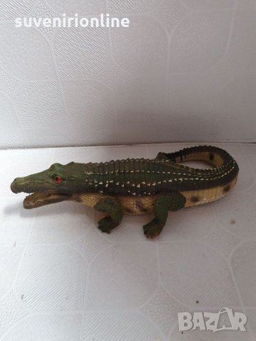 Декоративна статуетка крокодил , снимка 1 - Декорация за дома - 29008838