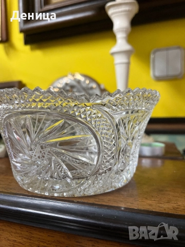 Кристална купа⚜️ Блясък, къдрав ръб и богата и сложна гравюра Размер-18/8 см Цена-35 лв/17.90€, снимка 7 - Кутии за храна - 52598751