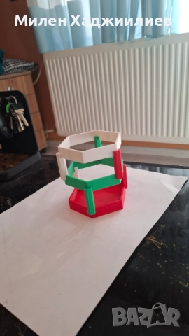 Моливник - бяло, зелено, червено, снимка 2 - Други стоки за дома - 52910123