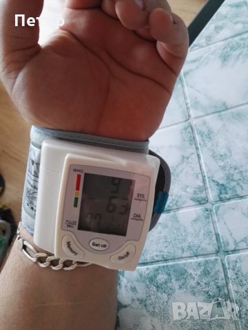 Апарат за кръвно налягане за китка НОВ, 4 модела, снимка 12 - Друга електроника - 32937445