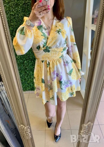 прелестна флорална рокля от лека материя 