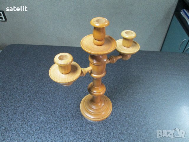 Продавам старинен дървен СВЕЩНИК-изключително рядък