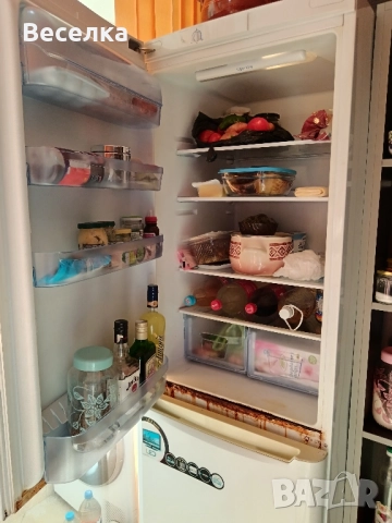 Хладилник с фризер Индезит, работи само фризера , снимка 3 - Хладилници - 51503820