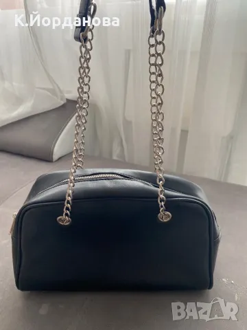 Дамска черна чанта 