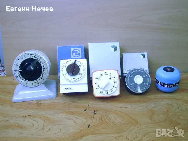 ПРОДАВАМ   НОВИ   ФОТОЛАБОРАТОРНИ   СИГНАЛНИ   ЧАСОВНИЦИ 