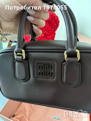 Оригинална кожена чанта Miu Miu Arcadie, снимка 15 - Чанти - 52875371