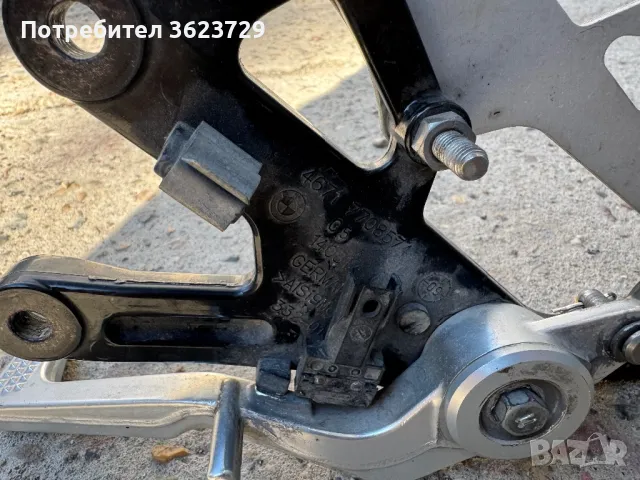 BMW S1000RR Brake pedal, Footpeg plate right, 35217717643, 46717708574, 46717708632, снимка 3 - Части - 49563071