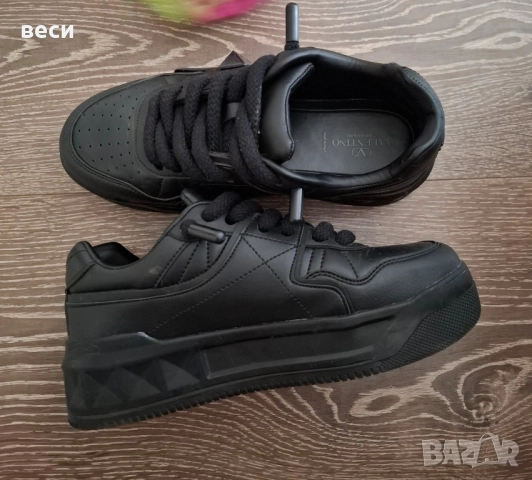 обувки Valentino висок клас , снимка 3 - Дамски ежедневни обувки - 51616184