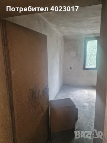 Масивна триетажна вилна къща  в село Ковачевци, област Перник., снимка 12 - Къщи - 50717301