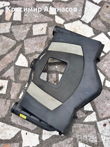 A2730900901. Декоративен капак двигател филтърна кутия за Мерцедес E-класа W211.бензин 3.5 Om 272