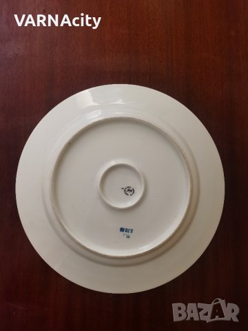 Порцеланова чиния, снимка 2 - Чинии - 43908789