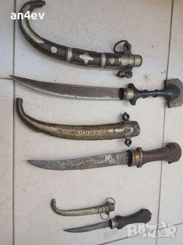 три стари арабски ками с кании