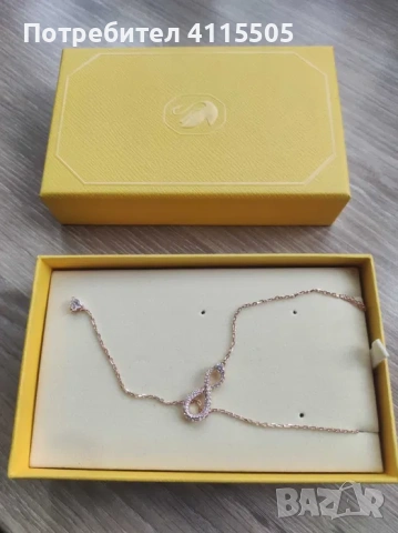 Swarovski Верижка 'Hyperbola' в Злато - НОВО, снимка 6 - Колиета, медальони, синджири - 53267212