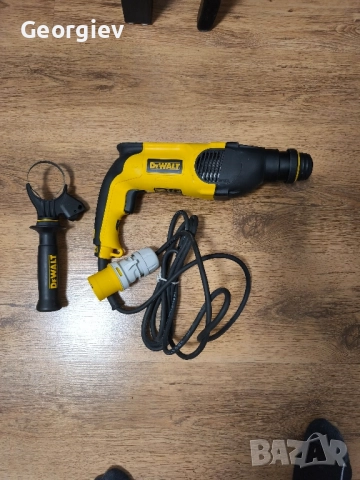 Ударно пробивна дрелка DeWalt D25123 LX, 800W, 115V, SDS max + инструменти, снимка 2 - Бормашини - 51878815