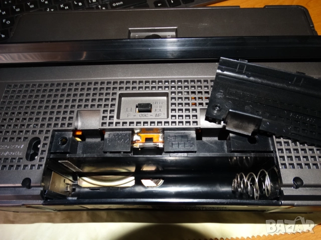 ZRK UNITRA RR3051 ..., снимка 17 - Радиокасетофони, транзистори - 52177927