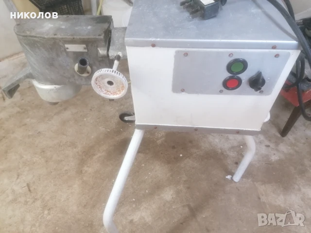 Професионална трифазна зеленчукорезачка , снимка 2 - Обзавеждане на кухня - 51099516