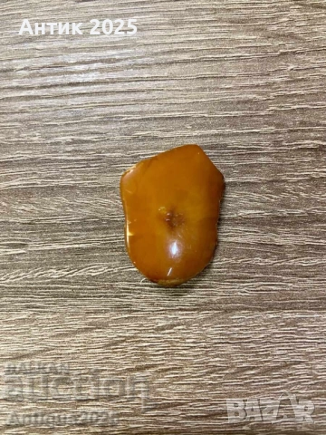 Винтидж кехлибарена брошка от естествен кехлибар