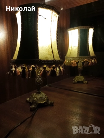 Старинна нощна лампа