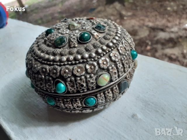 Страхотна метална кутия за бижута камъни