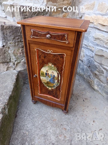 Стар Антикварен Ръчно Рисуван Дървен Шкаф Шкавче.