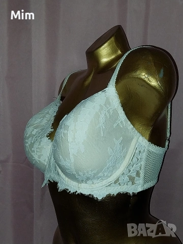 Victoria 'S Secret 34DDD Бял дантелен сутиен , снимка 2 - Бельо - 53364116