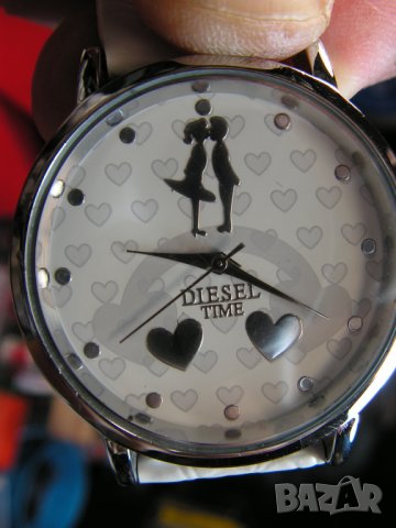 Часовник DIESEL TIME с любовна скала., снимка 5 - Дамски - 38988851