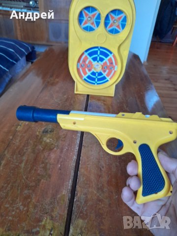 Стар електронен детски пистолет с мишена Norma, снимка 3 - Други ценни предмети - 43989435