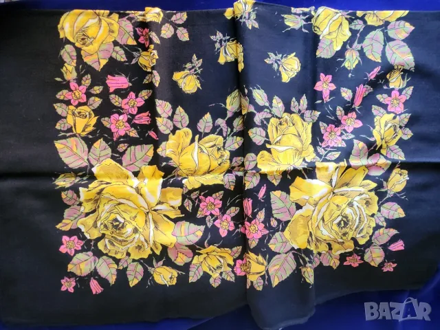 вълнен шал , размер 80х80 см, от Полша, нов, неносен, снимка 2 - Други - 47379011