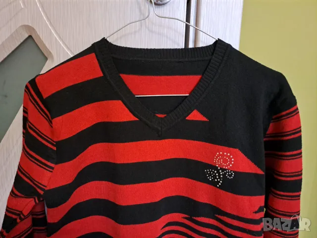 Дамски пуловер в цвят червено и черно, снимка 2 - Блузи с дълъг ръкав и пуловери - 47287445