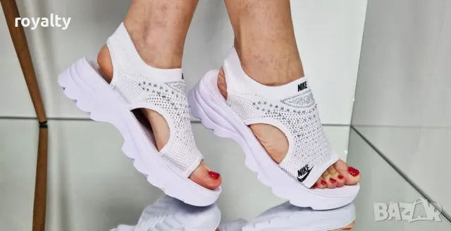 Nike дамски бели сандали 