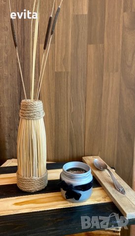 Колоритни вази от стъкло и дърво!