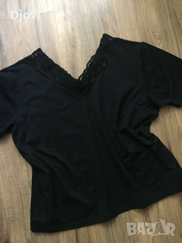 Черна блузка с дантела 