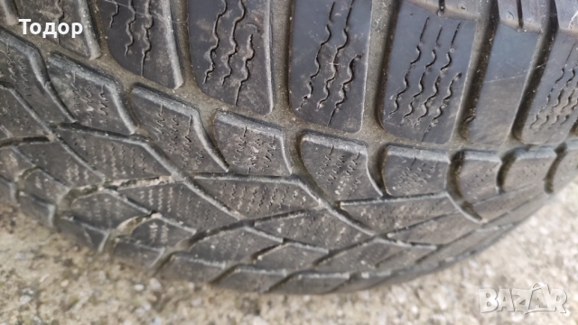 Зимни гуми Dunlop 245/45R17, снимка 7 - Гуми и джанти - 52877349
