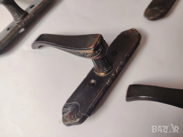 Дръжки за прозорци, брави за прозорци