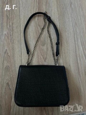 Черна дамска чанта с магнитно затваряне, снимка 2 - Чанти - 51233785