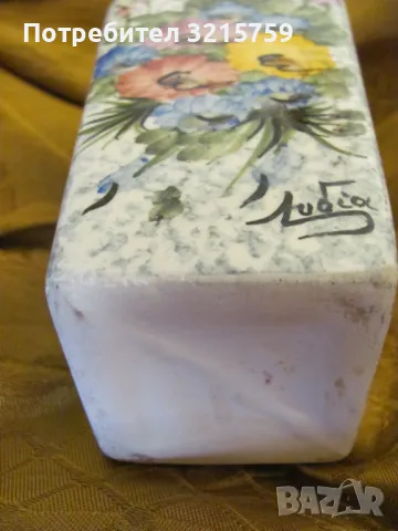 Авторска порцеланова ваза ,ръчно рисувана, подпис, снимка 8 - Вази - 49315212