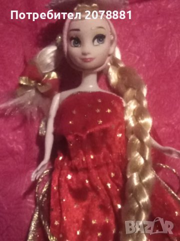 Коледна Барби и други кукли